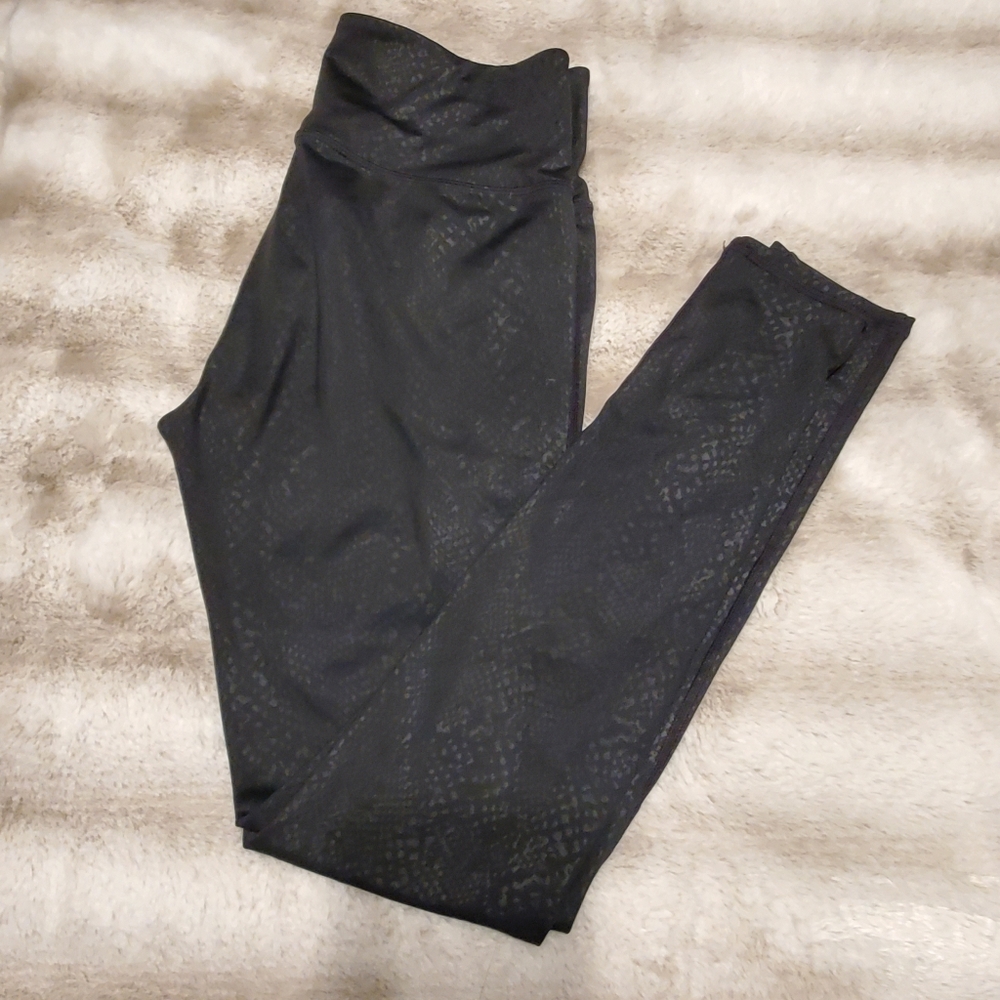 Athleta snake skin S